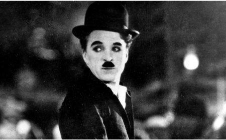 चार्ली चैप्लिन का जीवन परिचय | Charlie Chaplin Biography Quotes In Hindi
